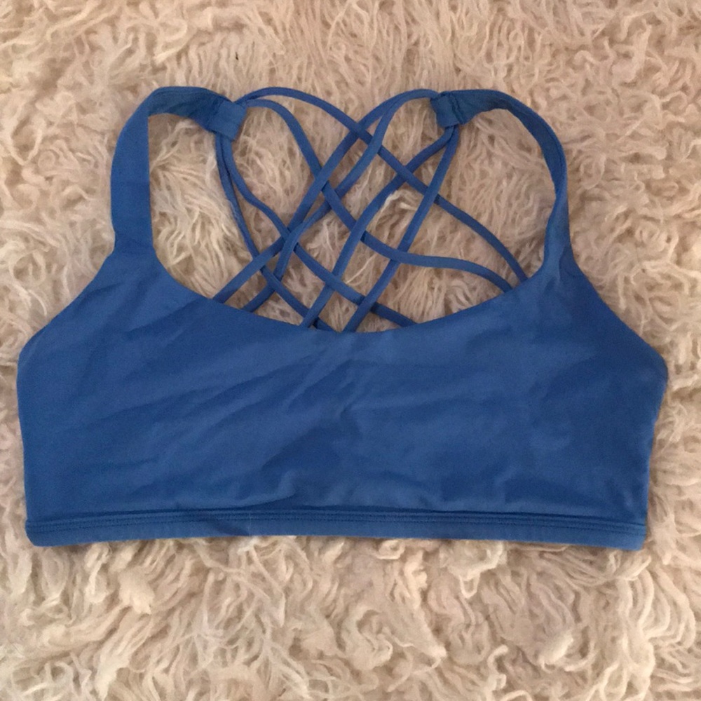Lululemon free to be sports bra